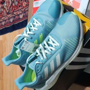 Woman's Adidas solar drive boost sneaker 10.5